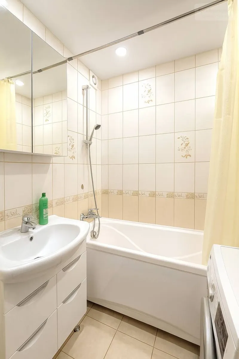 Уссурийская улица, 2