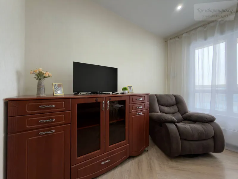 улица Ясный Берег, 1/1