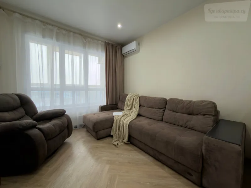 улица Ясный Берег, 1/1