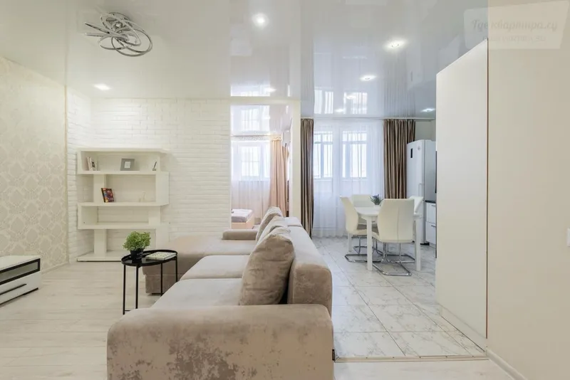 Комсомольская улица, 1