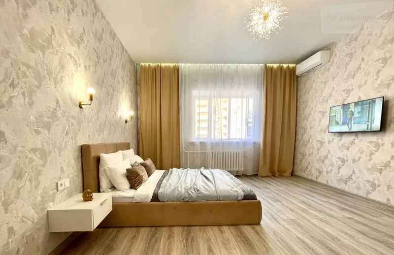 улица Адоратского, 1