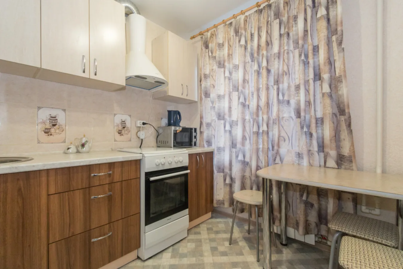 улица Бориса Богаткова, 228