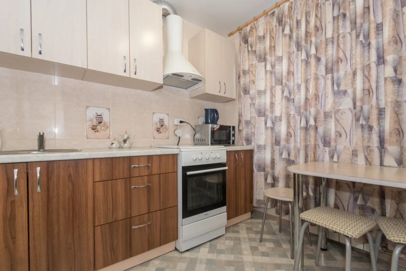 улица Бориса Богаткова, 228